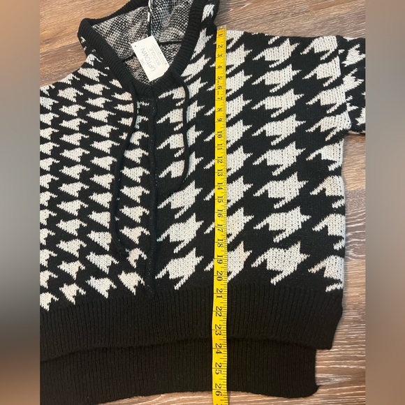 POL What it’s all About Houndstooth Sweater Hoodie NWT SZ Small Soft Fuzzy Boxy - Picture 16 of 16